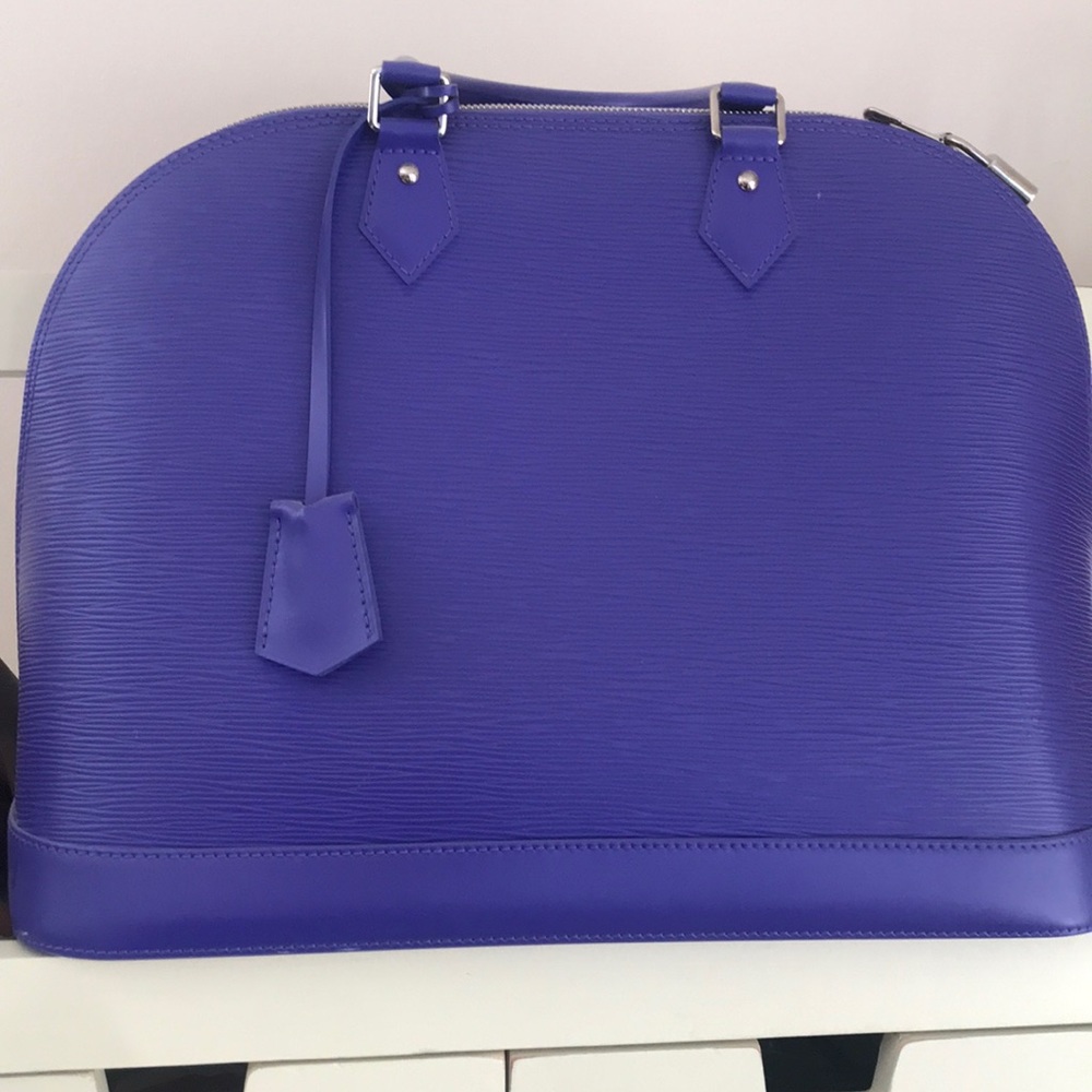 Meet your Posher, Dana